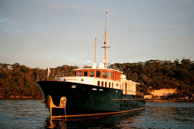 Yacht CAMBRIA II, Azzura Yachts CHARTERWORLD Luxury Superyacht Charters